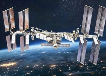 why chinese astronauts are not allowed to set foot on the iss space station 130097