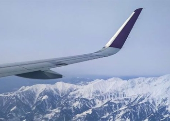 why planes are dangerous when flying over the himalayas 110342