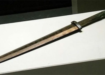 why the weapon in the myth of tan thuy hoang 2000 years still shines 121604