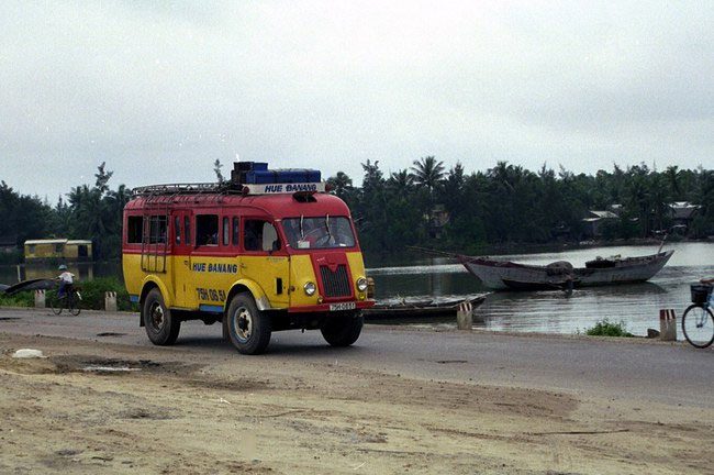 Renault Goélette buses running in Vietnam mostly belong to the 1400 version (1.4 tons)