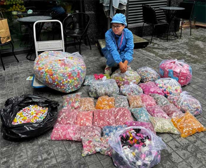 A massive quantity of mystery bags prepared by a TikToker before a livestream session.