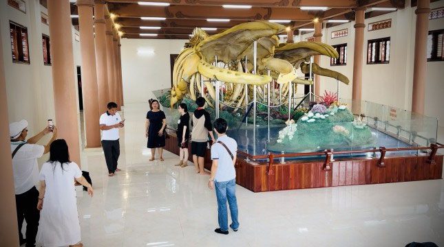 The two skeletons are restored and preserved at the Tân Mausoleum Site.