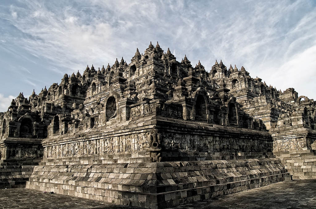 Borobudur's structure consists of 9 stacked levels, with the upper levels smaller than the lower ones, reaching a total height of 42 meters, equivalent to a 10-story modern building.