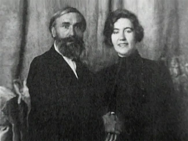 Famous Russian sculptor Sergei Konenkov with his wife Margarita Konenkova.