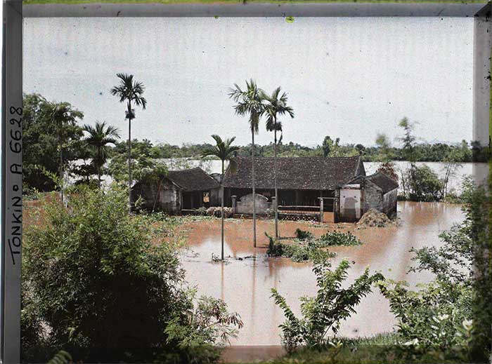 Flood scene in Thái Hà hamlet.