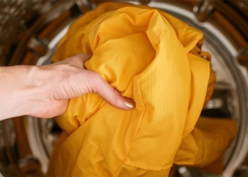 can raincoat be washed can it be washed with hot water or cold water how long it takes many people understand wrong 135777