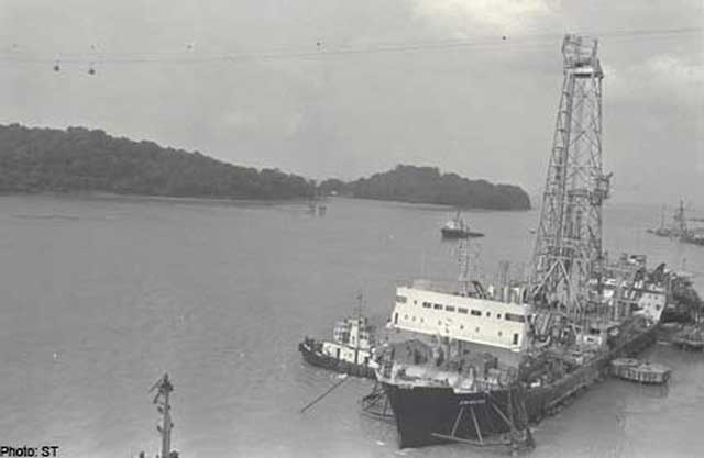 A drilling rig accidentally got caught in the cable car system in Singapore, causing 7 deaths.