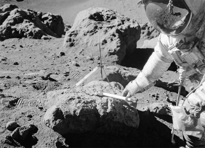 From the lunar samples, scientists discovered a new energy source.