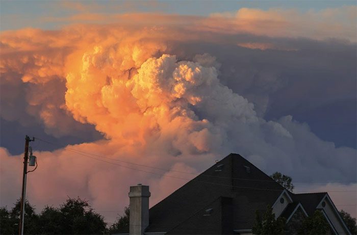 A massive pyrocumulus cloud rises from the Park Fire near Chico, California