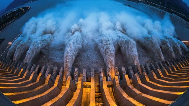 The inflow rate into the massive Three Gorges Dam was 75,000 cubic meters per second in 2020.