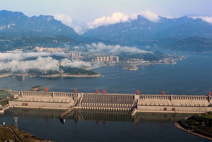 The main wall of the Three Gorges Dam was completed in 2006, stretching 2,355 meters.