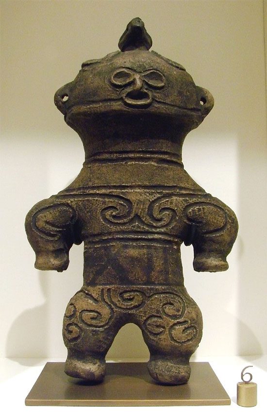 Dogū were only produced during the Jōmon period.