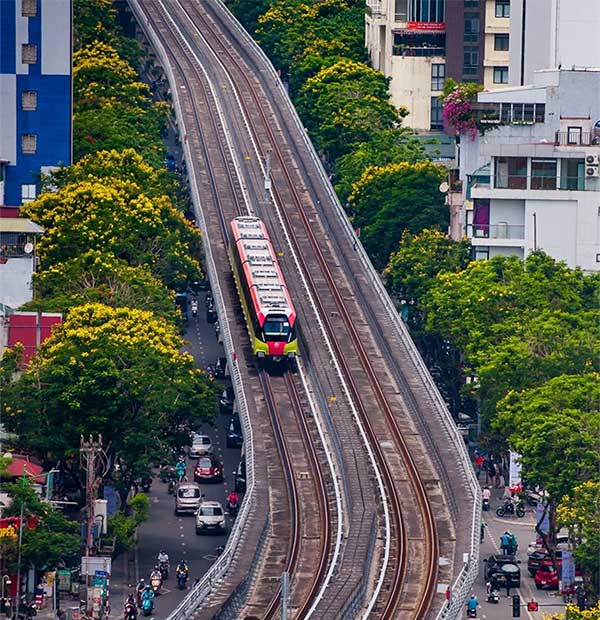 After decades of waiting, the Nhổn - Hà Nội metro line's elevated section is about to open