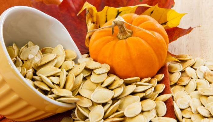 Eating 50g of pumpkin seeds daily is very beneficial in preventing prostate diseases in men.