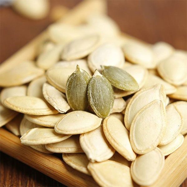 Pumpkin seeds are rich in phosphorus, which can prevent mineral deposits in the urethra that lead to stones.