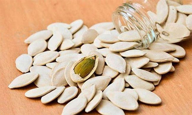 Pumpkin seeds are rich in phosphorus and vitamin E, which are excellent for gums and jawbone.