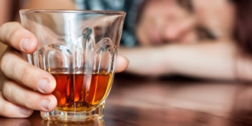 how to save a person who drank poisonous alcohol 72016