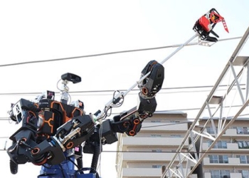 japan deploys giant robots to maintain railway systems 135348