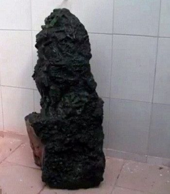 Giant jade stone weighing 363 kg.