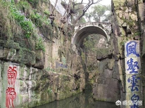 According to records, the tomb of Hạp Lư contains a total of 3,000 precious swords.