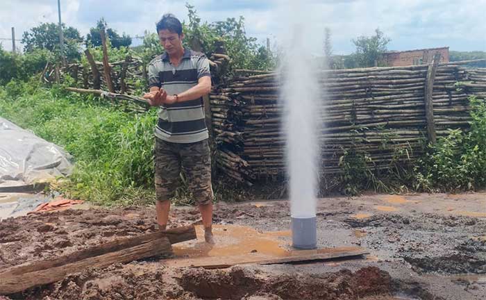 Placing a hand near the steam can easily cause injury due to small stones being expelled.