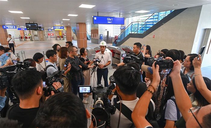 Mr. Nguyen Ba Son - Deputy Head of the Hanoi Urban Railway Management Board (MRB)