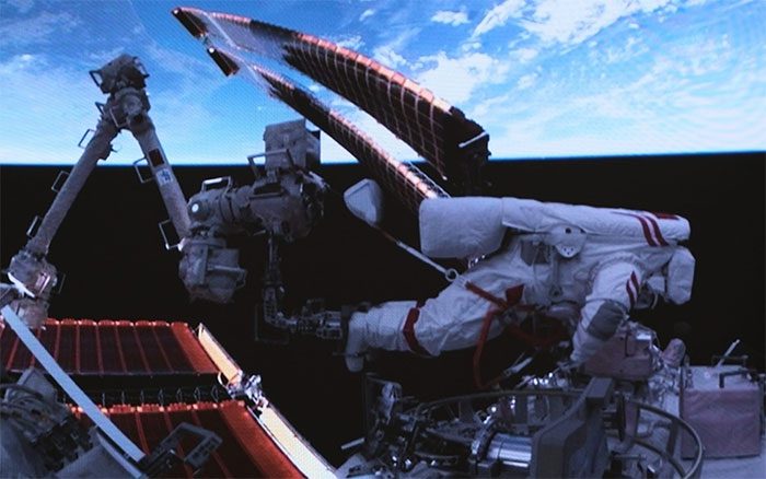 Astronaut Diep Quang Phu of Shenzhou-18 working outside the space station on May 28.