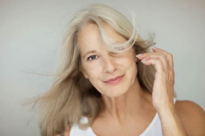 Late menopause helps women look younger