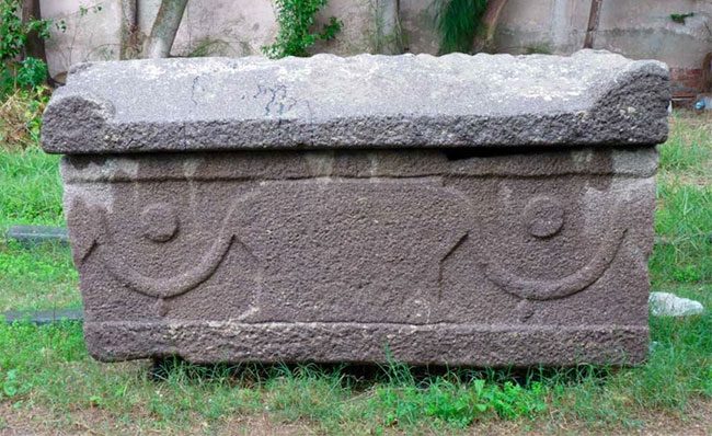 Stone coffins in Turkey can turn a body into a skeleton in 40 days