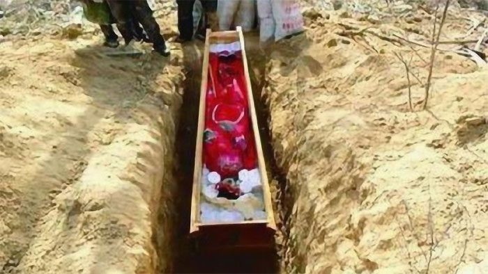 5-year-old bride buried with the deceased.