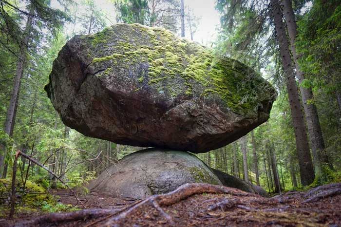 Kummakivi Rock