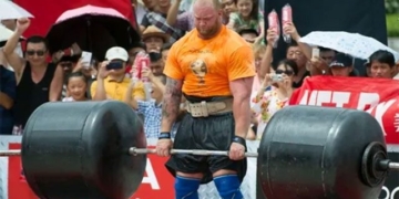 the lightest weight a human can lift is how much 135827