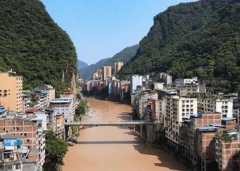 the thinnest city in the world measures only 300 meters wide 115235