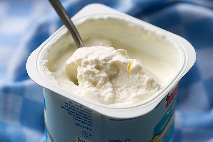 Mixing honey into yogurt can yield surprising results