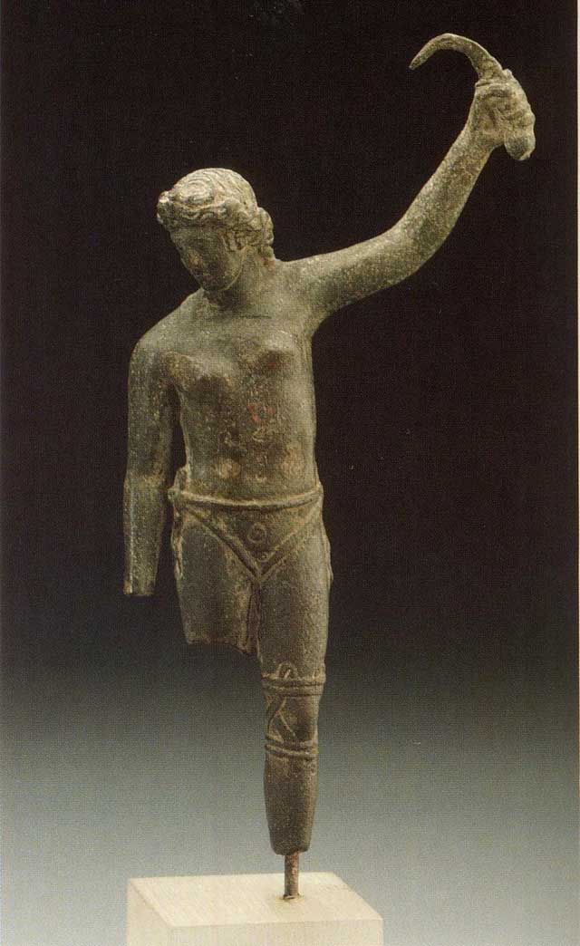 Bronze statue of a female gladiator at the Museum für Kunst und Gewerbe Hamburg