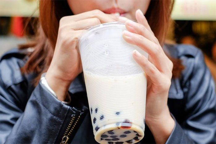 Bubble tea has become a popular beverage among young people.