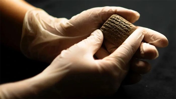 Akkadian text inscribed on a clay tablet discovered at Eski Alalah