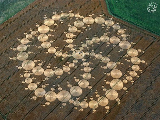 Mysterious circles in the fields