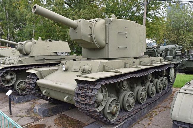 Kliment Voroshilov 2 (KV-2) Tank