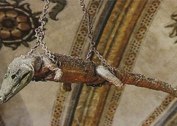 why crocodiles are hanging from the roof of the cathedral for 500 years 135583