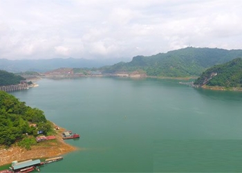 why it rains but the water levels of hydroelectric lakes in hoa binh change unexpectedly 128324