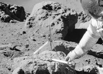 why scientists take soil from the moon back to earth but not from mars 120876