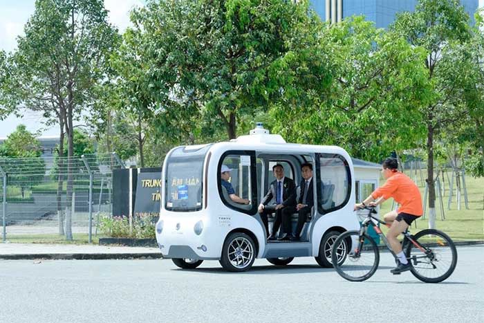 The autonomous vehicle is one of the smart solutions promoting urban transport development.