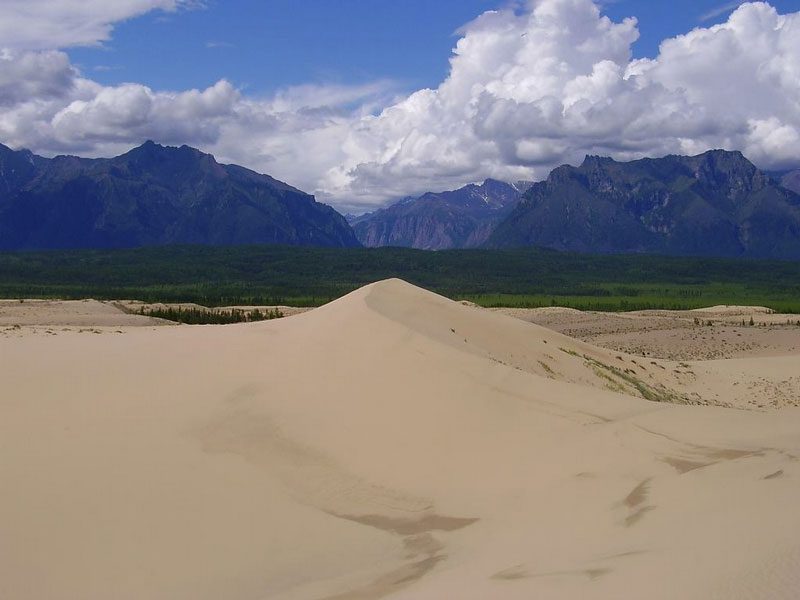 The strange desert located among the icy mountains in Russia