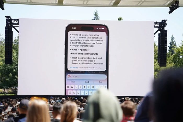 ChatGPT integrated with Siri since iOS 18.