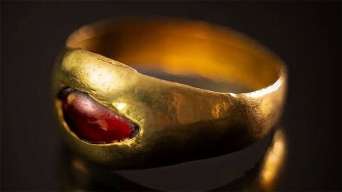 The nearly intact gold ring found after 2,300 years