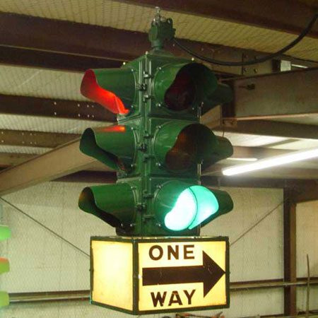 William L. Potts' four-faced, three-color traffic signal model