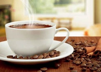 drinking coffee reduces risk of death from sitting too much 135212