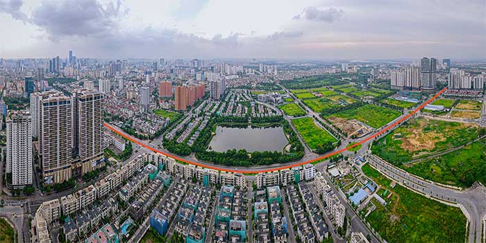 The line continues along Xuân Tảo street, into the middle of Nguyễn Văn Huyên street extension.