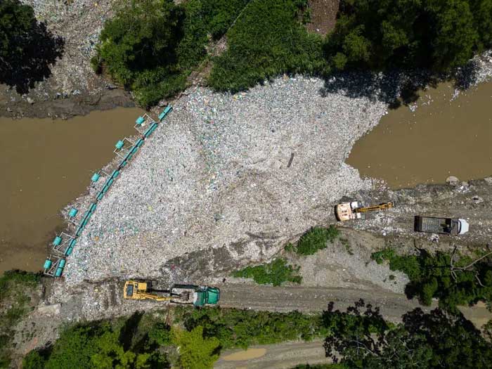 The "Trashfence" solution - a trash barrier.